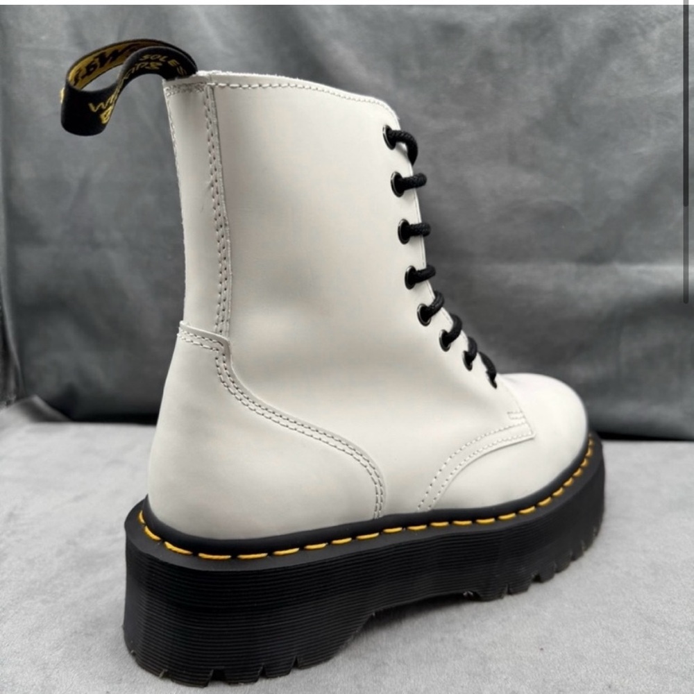 Dr. Martens Jadon Platform Boots Women’s US 8 White Smooth Leather Side Zip - Picture 2 of 11